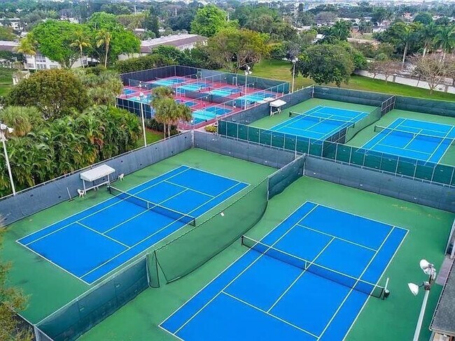 Building Photo - 3201 Portofino Point