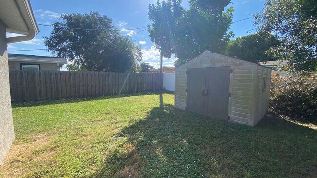 Building Photo - Nicely Remodeled & Updated 3 Bedroom 2 Bat...