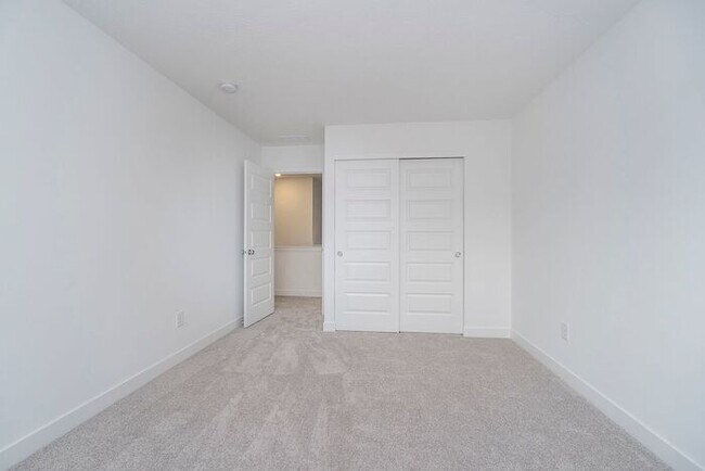 Building Photo - Brand New 5 Bedroom 3 Full Bath in Booming Westfield!