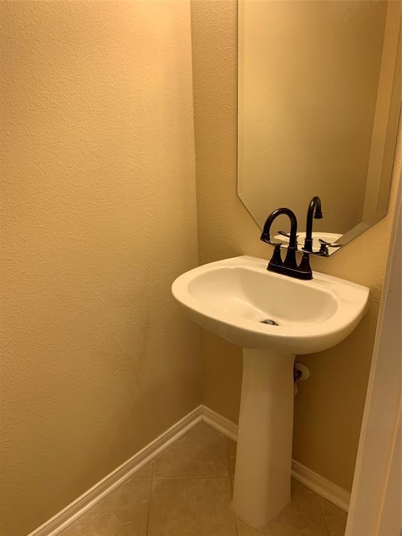 Building Photo - 2114 Winding Hollow Dr