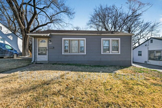 Building Photo - 334 Mueller Ave