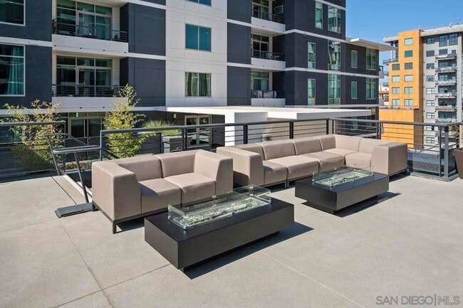 Building Photo - Furnished 1 bedroom, 1 bath in Acqua Vista...