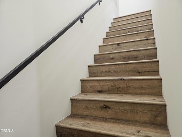 Building Photo - 14550 Burbank Blvd