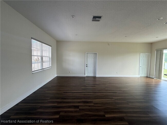 Building Photo - 91 Hellcat Ct NW