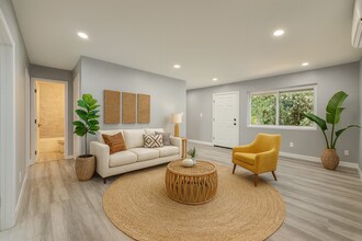 Building Photo - Stunning Remodeled 2-Bedroom Condo in the ...