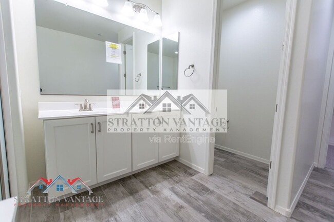 Building Photo - 1953 W Kinfield Trail