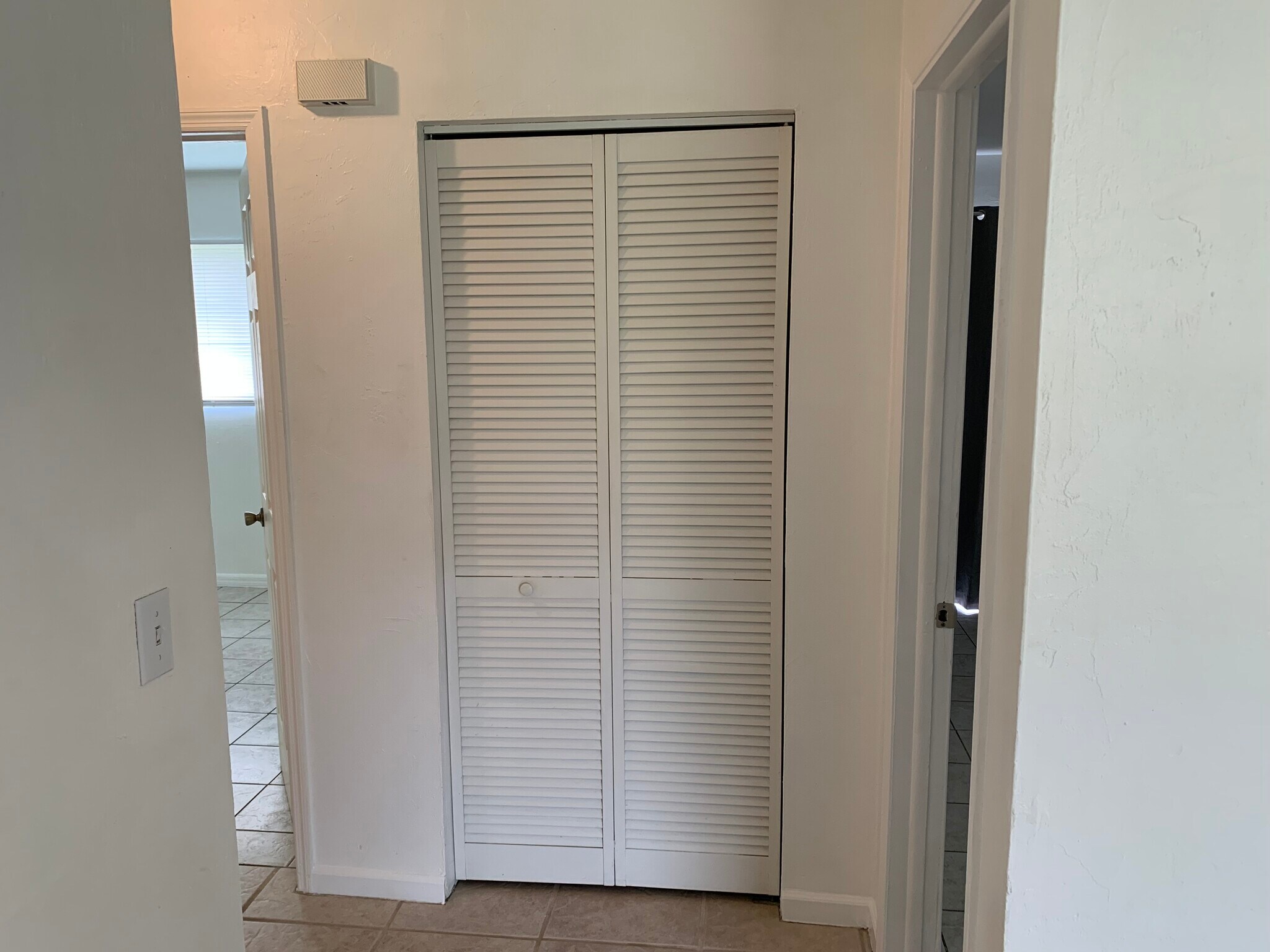 Building Photo - 7380 Albany Rd