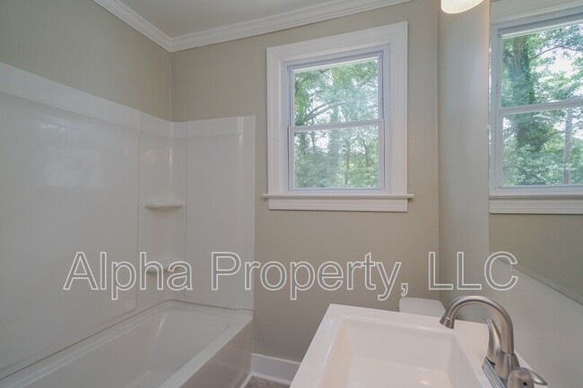 Building Photo - 107 Briarwood Rd