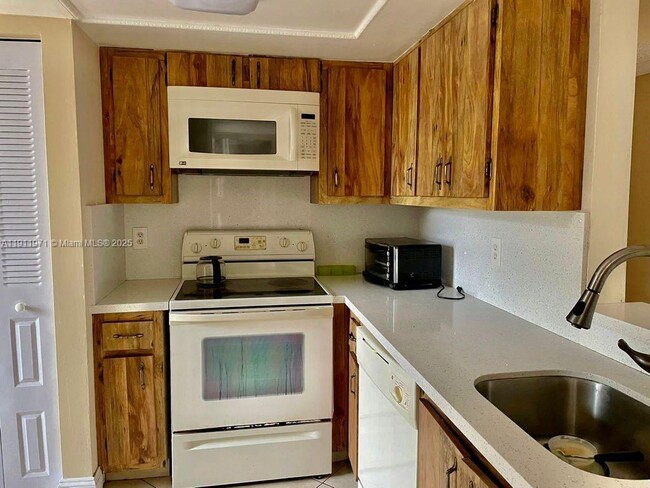 Primary Photo - 1040 NW 80th Ave