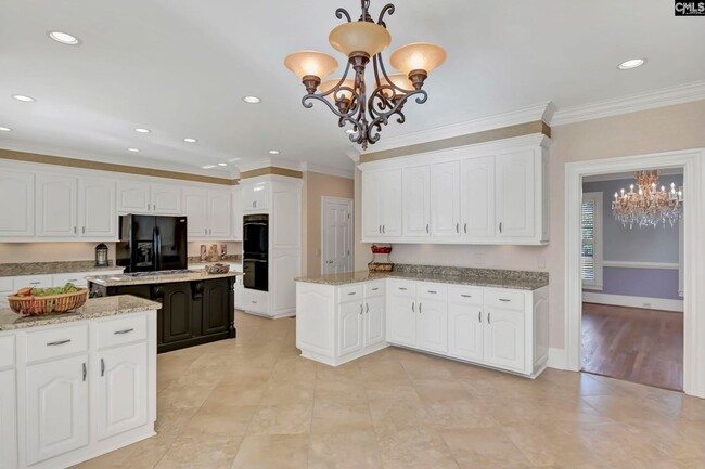 Building Photo - Stunning 5 Bedroom 3 Full Bath and 2 Half ...