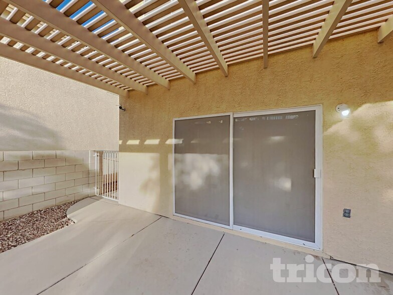 Building Photo - 10207 S Ghost Gum St