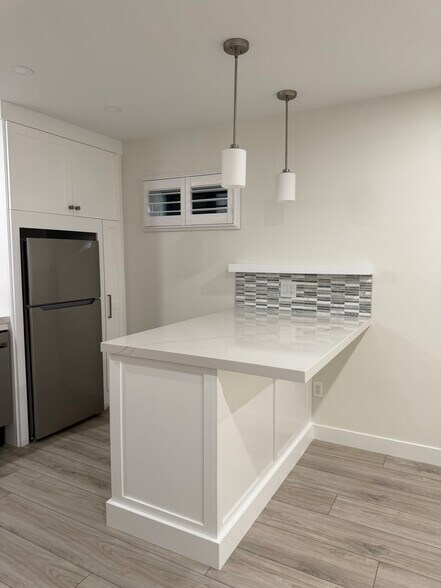 Building Photo - 271 Termino Ave