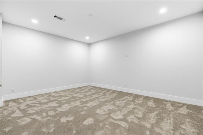 Building Photo - 15448 Hopewell Rd