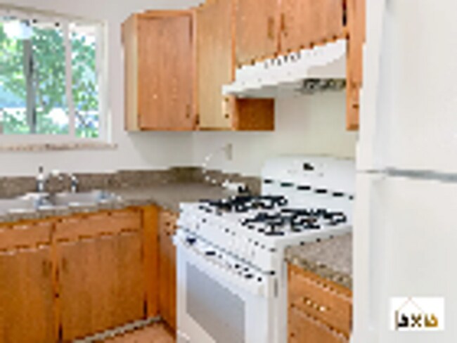 Building Photo - 715-723 19th