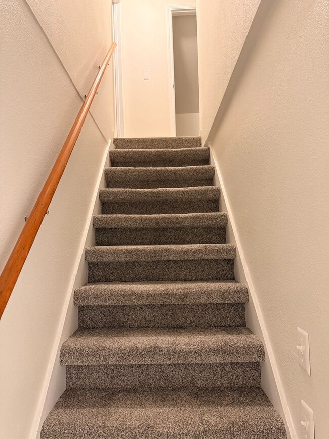 Building Photo - Downtown CDA with Shop!