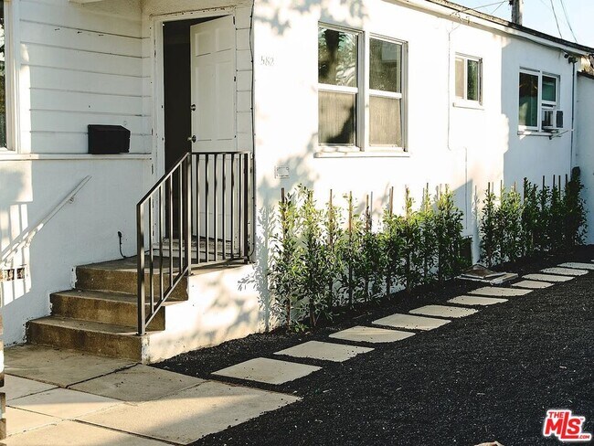 Building Photo - 582 Venice Blvd.