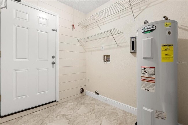 Building Photo - 1208 Roma Ct