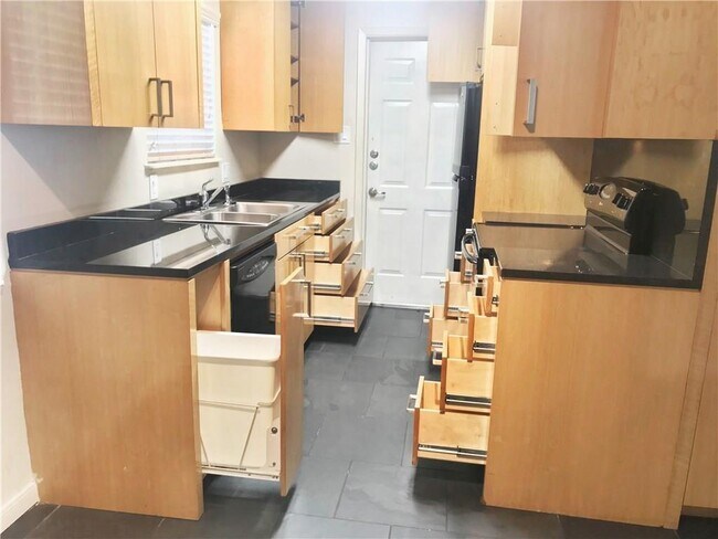 Building Photo - 741 E Oltorf St