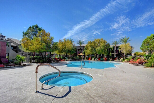 Building Photo - Charming 1 bedroom Condo with full size Ga...