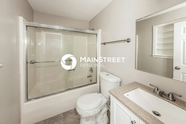 Building Photo - 4 Bedroom Pet-Friendly Home in Birmingham, AL with Main Street Renewal