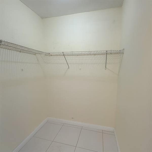Building Photo - 800 Parkview Dr