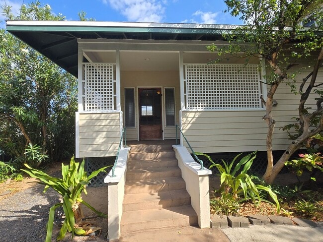 Primary Photo - 272 Halenani Dr
