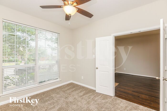 Building Photo - 520 Glacier St