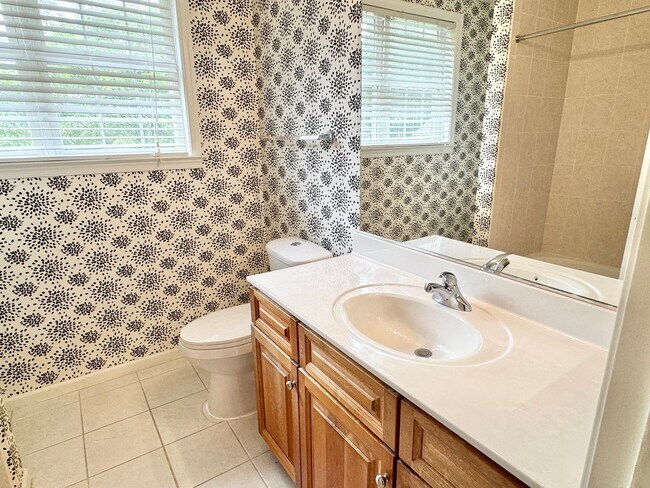 Building Photo - GORGEOUS FORMER MODEL HOME - MINUTES TO QUANTICO