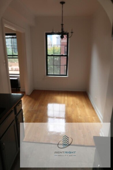 Building Photo - 426 W Briar Pl
