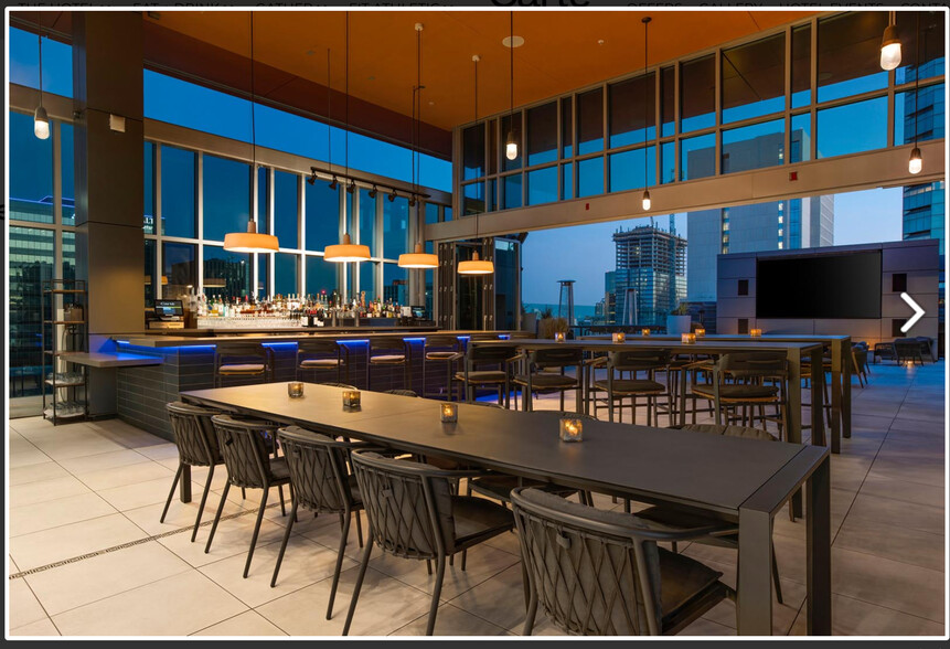 Carte Hotel has a nice Happy Hour - 350 W Ash St