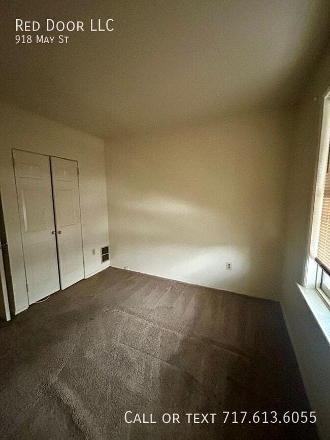 Building Photo - 918 May St