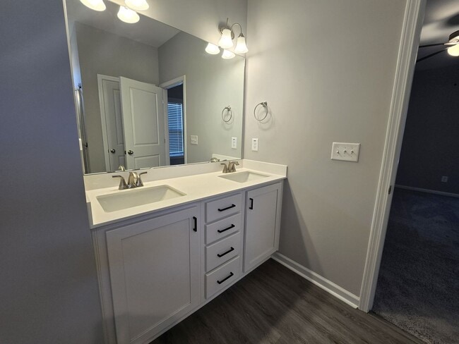 Building Photo - **October Rent Free**4 Bedroom, 2 Bath Hom...