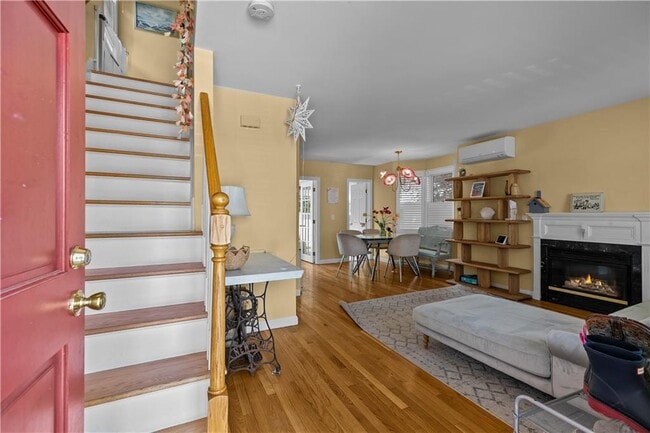Building Photo - 17 Narragansett Ave