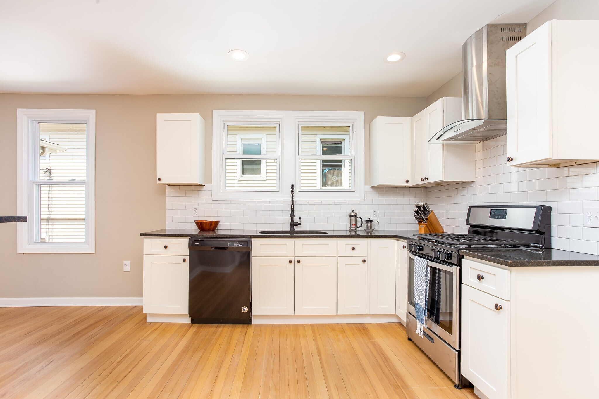 Building Photo - 34 Court Park