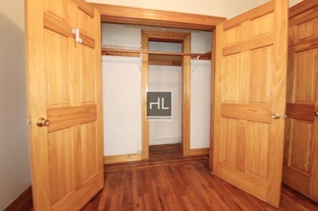 Building Photo - QUENTIN ROAD