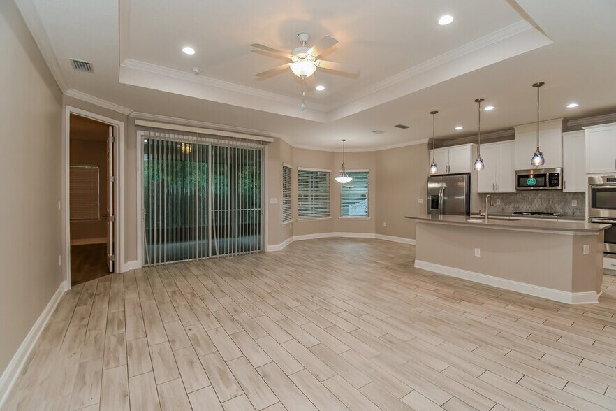 Building Photo - 351 Athens Dr