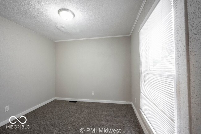 Building Photo - 240 N Beville Ave