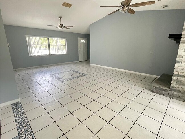 Building Photo - 738 E C 470