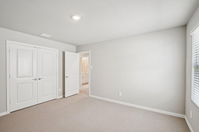 Building Photo - 113 Whitlow Dr