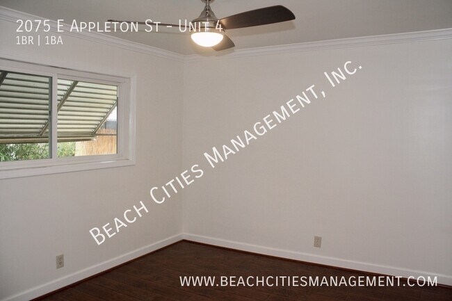 Building Photo - 2075 E Appleton St