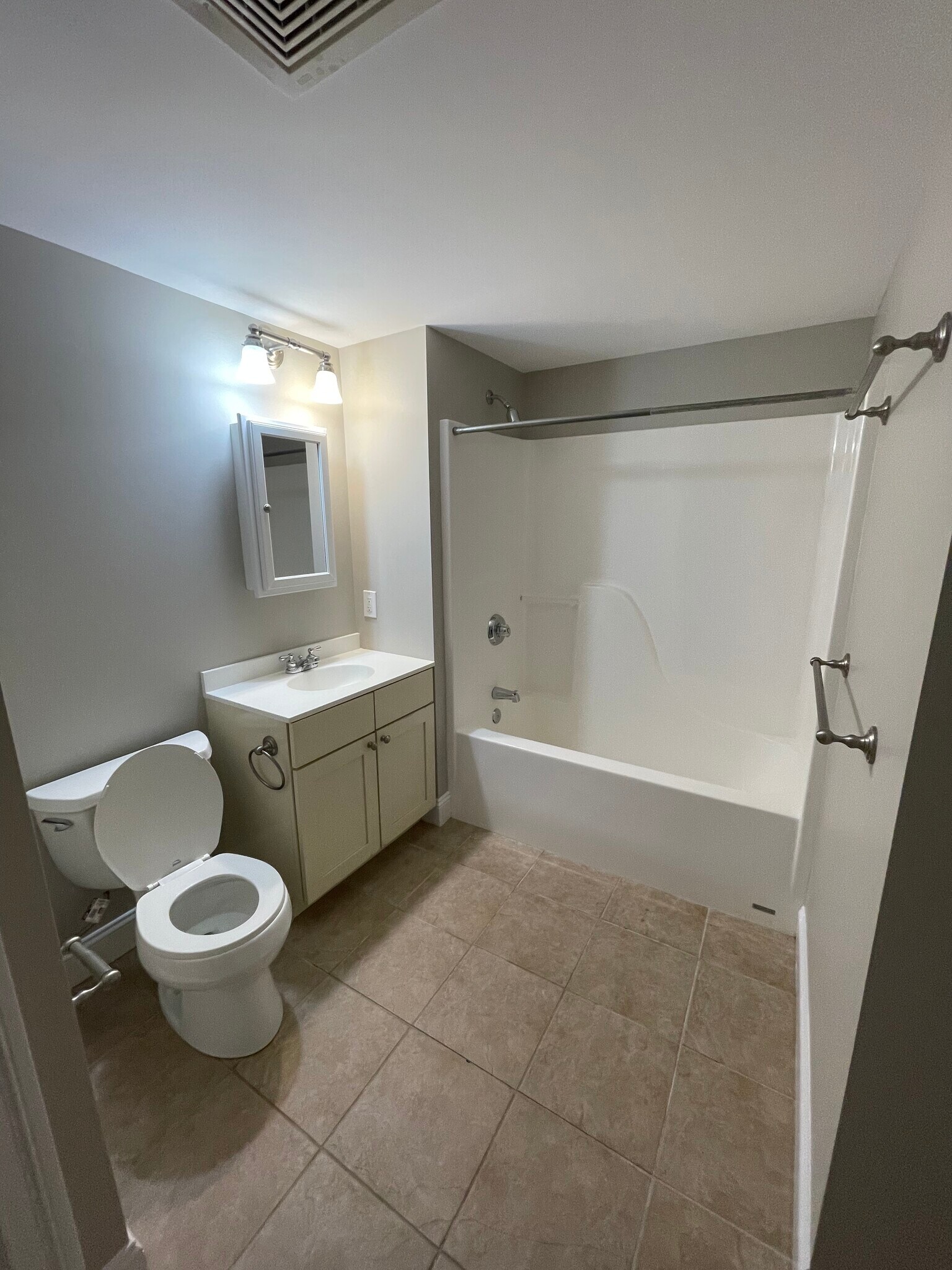 2nd Full Bath - 10 Crowninshield St
