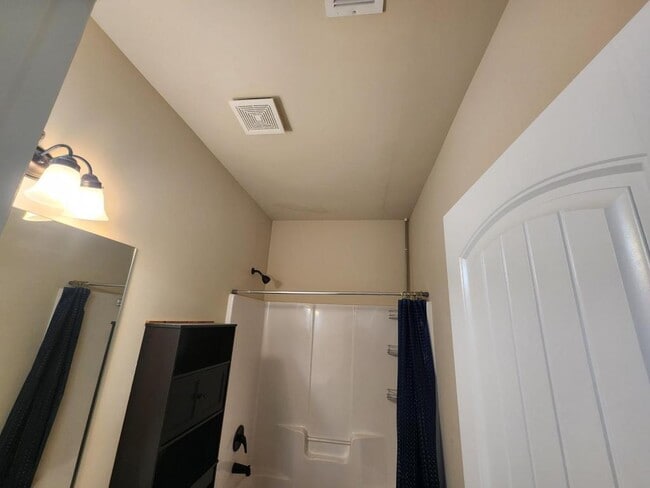 Building Photo - 2740 Blake Towers Ln