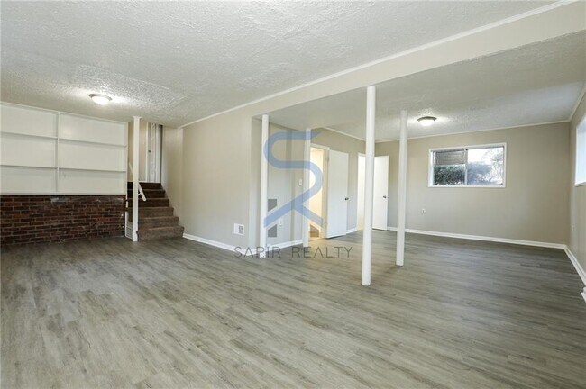 Building Photo - 507 Menefee St