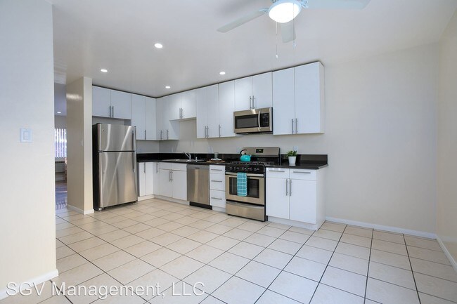 Building Photo - 518 E Washington Blvd