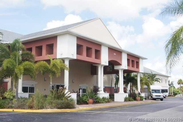 Building Photo - 41 Sussex B