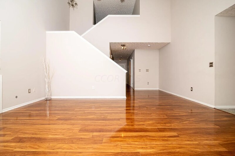 Building Photo - 1562 Sargas St