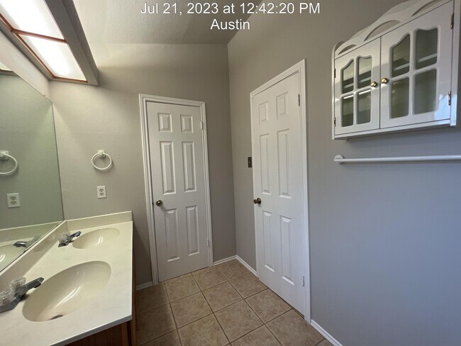 Building Photo - 7906 Tiffany Dr
