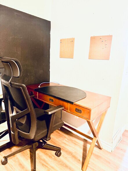Desk and office chair in room - 1716 W Mandalay Ln