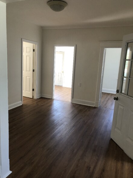 Building Photo - 448 Taylor Ave