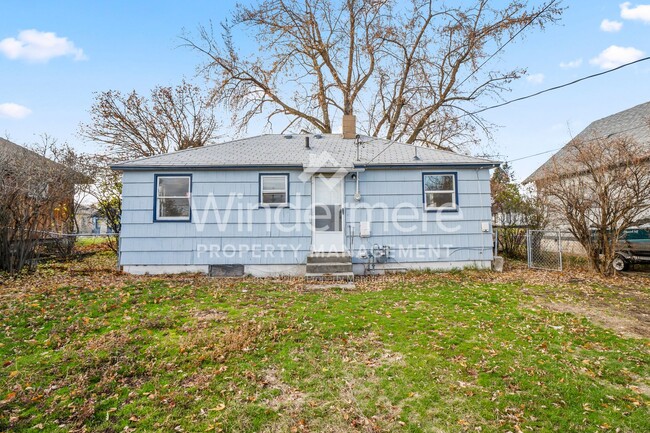 Building Photo - 2 Bedroom 1 Bath Home In Spokane